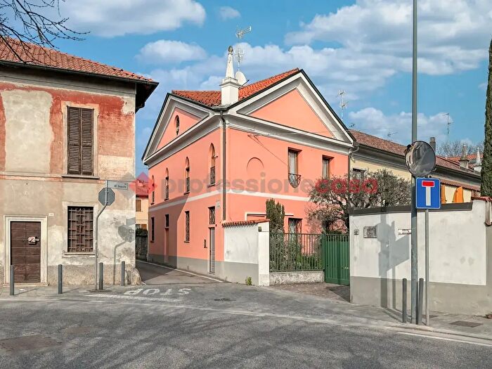 Appartamento quadrilocale in vendita in Via ai Boschi, Gessate