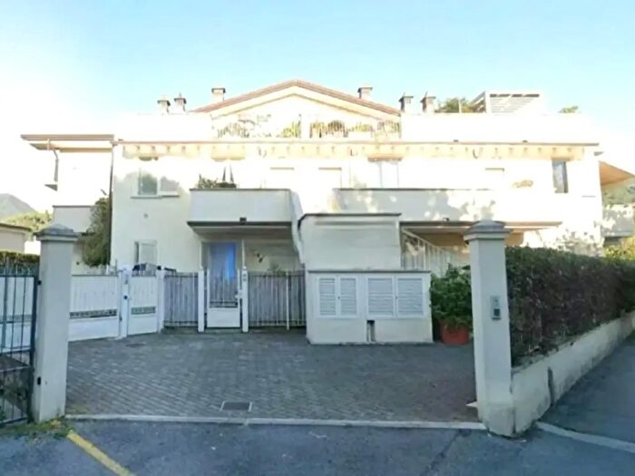 Appartamento con 5 locali in vendita in Massa