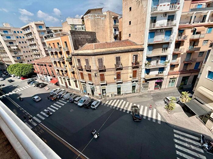 Appartamento con 5 locali in affitto in Via Giacomo Leopardi, Corso Italia Europa, Catania