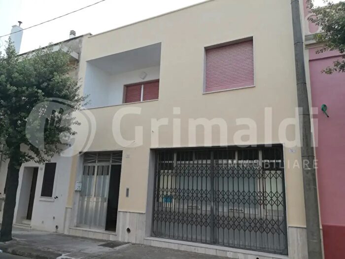 Casa con 8 locali in vendita in Via Corsica, Taviano