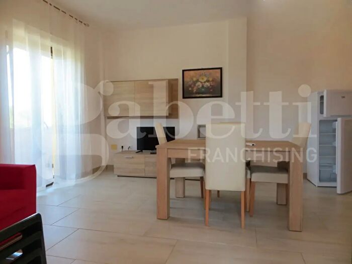 Appartamento trilocale in vendita in Via Vittorio Veneto, Giurdignano