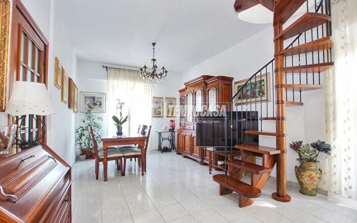 Appartamento quadrilocale in vendita in Via del Fornetto, Ancona