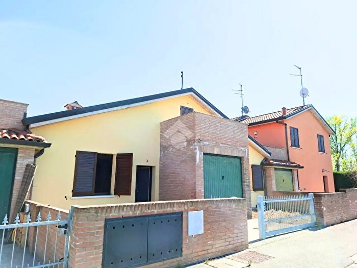 Casa trilocale in vendita in Via Mario dè Sisti, Ferrara