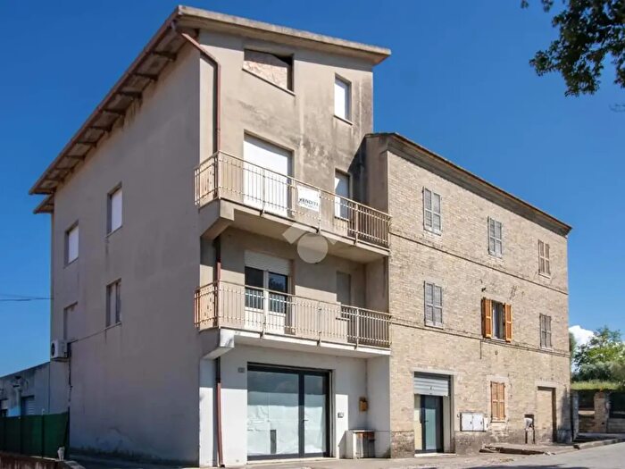 Casa con 6 locali in vendita in Vicolo Torto, Fermo