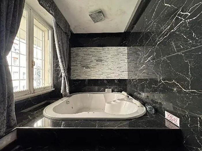 Appartamento quadrilocale in vendita in Via Costantino, Roma