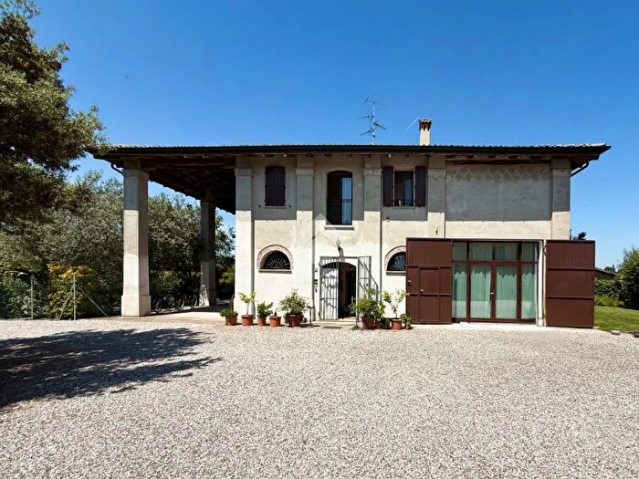 Casa con 5 locali in vendita in Via Lumaca, Molinella