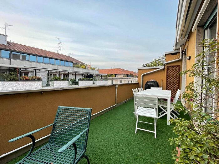 Appartamento trilocale in vendita in Via Giasone del Maino, Milano