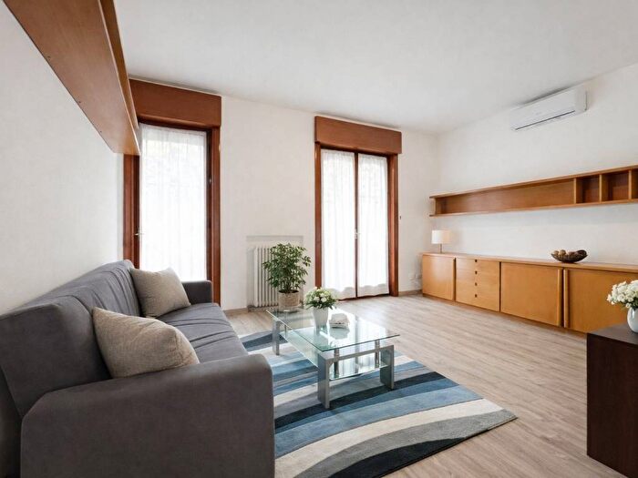 Appartamento bilocale in affitto in Via dei Ciclamini, Primaticcio, Milano