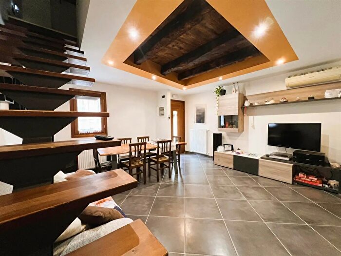 Casa con 6 locali in vendita in Rivignano Teor