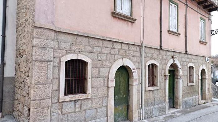 Casa con 6 locali in vendita in Via Vittorio Veneto, Casalciprano