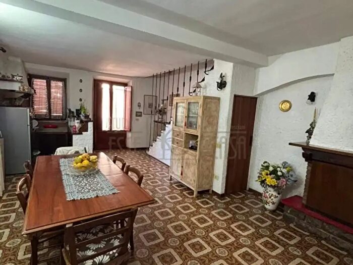 Appartamento quadrilocale in vendita in Camaiore