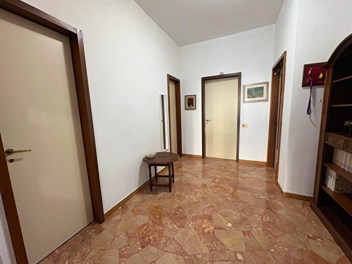 Appartamento trilocale in vendita in Firenze