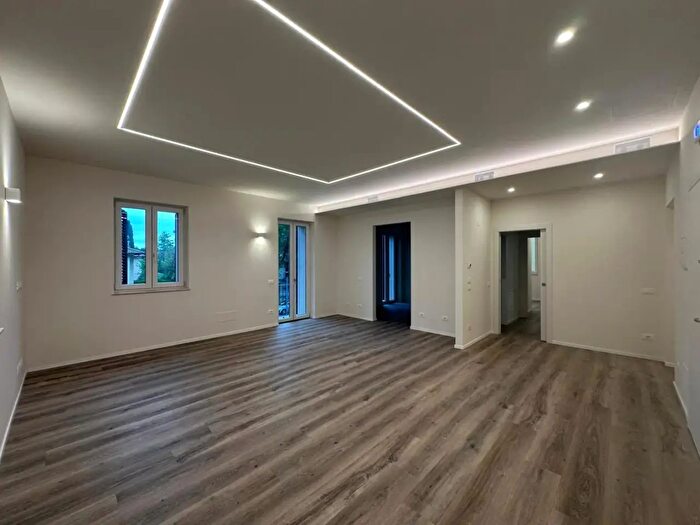 Appartamento trilocale in vendita in Viale Firenze, Foligno