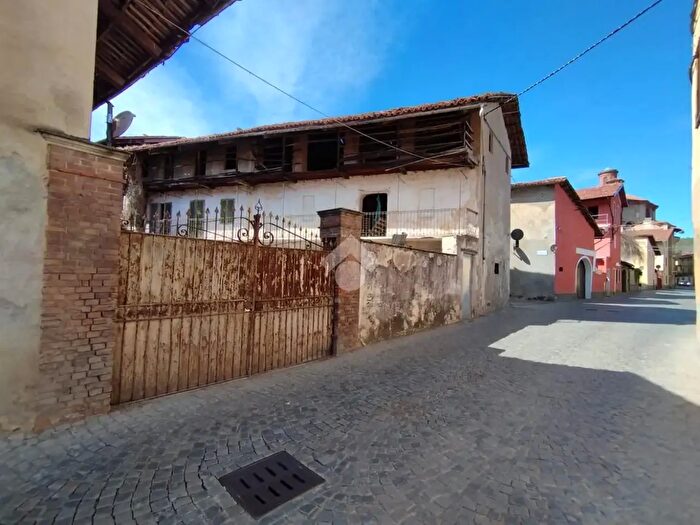 Casa con 6 locali in vendita in Via Torino, Borgomasino