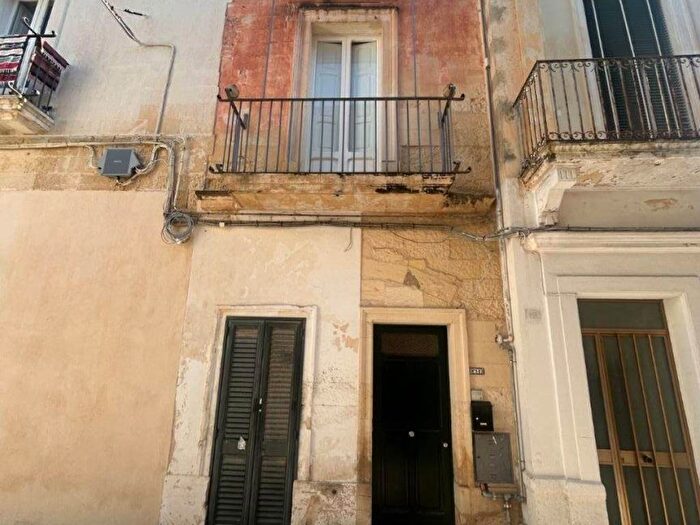 Appartamento trilocale in affitto in Vico San Giusto, Centro Storico, Lecce