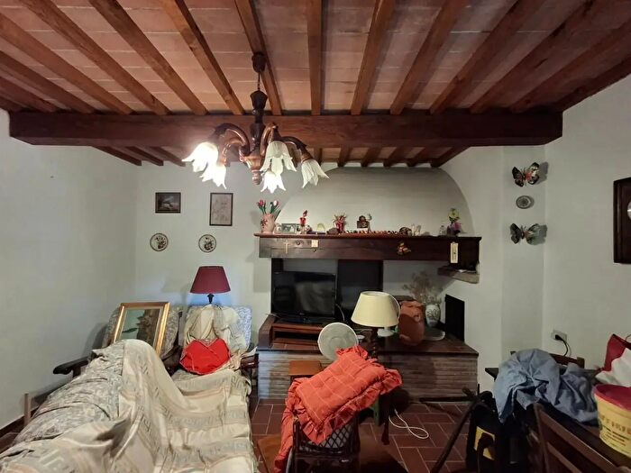 Casa con 5 locali in vendita in Vinci