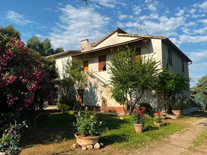 Casa con 5 locali in vendita in Magliano In Toscana