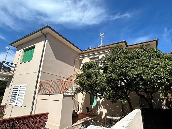 Appartamento con 5 locali in vendita in Rosignano Marittimo