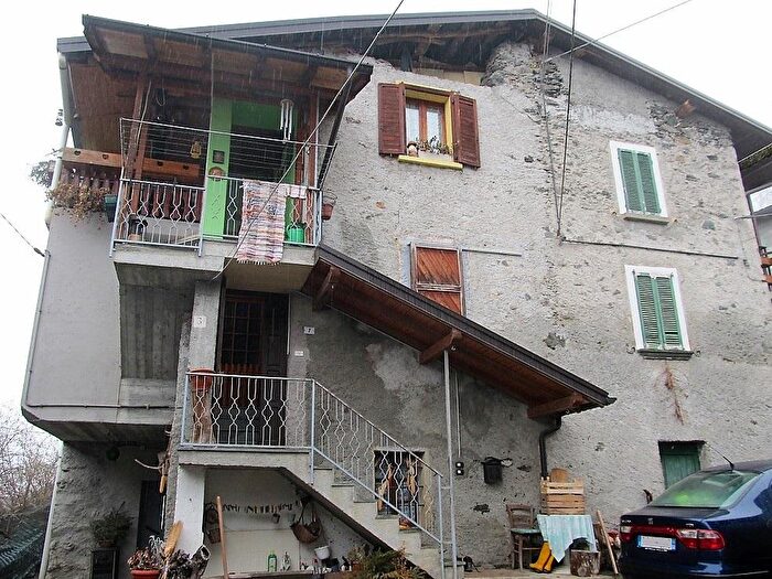 Appartamento con 6 locali in vendita in Castello DellAcqua