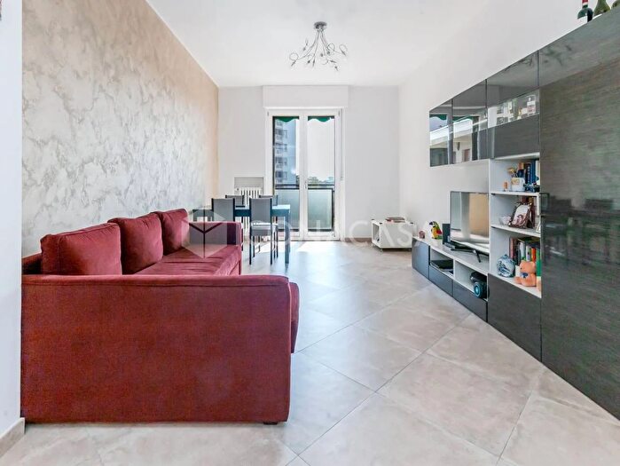 Appartamento trilocale in vendita in Via Lanfranco della Pila PalE, Milano