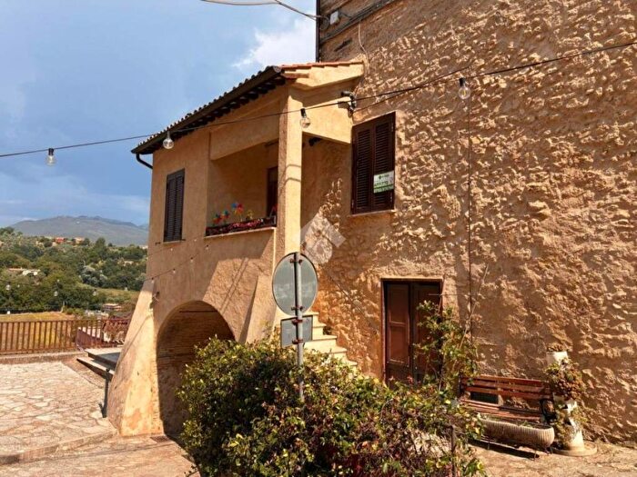 Appartamento trilocale in affitto in Piazza garibaldi, Centro, Selci