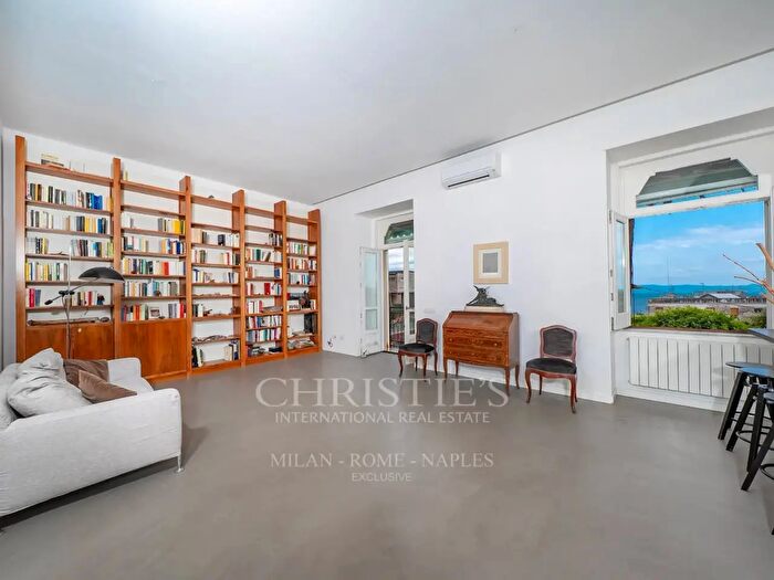 Appartamento quadrilocale in vendita in Viale Maria Cristina di Savoia, Napoli