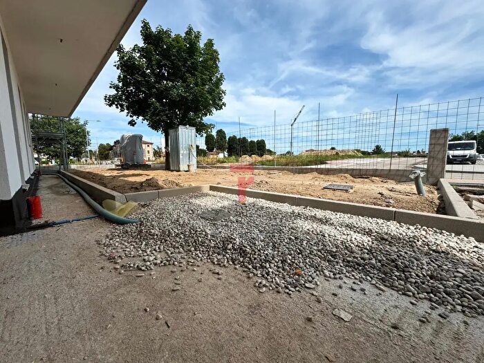 Appartamento con 5 locali in vendita in Via Chiesa, Stra