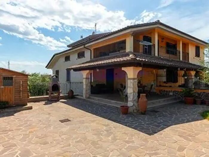 Appartamento quadrilocale in vendita in Via Colle Cannetaccia, Valmontone