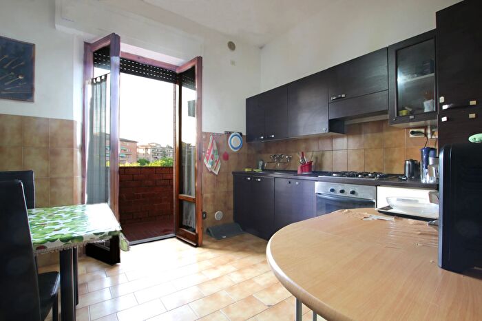 Appartamento con 5 locali in vendita in Via Aldobrandino da Siena, Siena