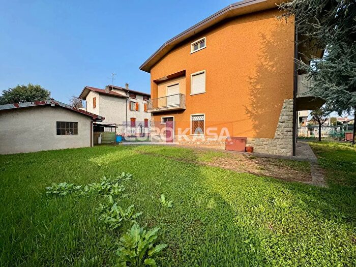 Case in Vendita e in Affitto - 2