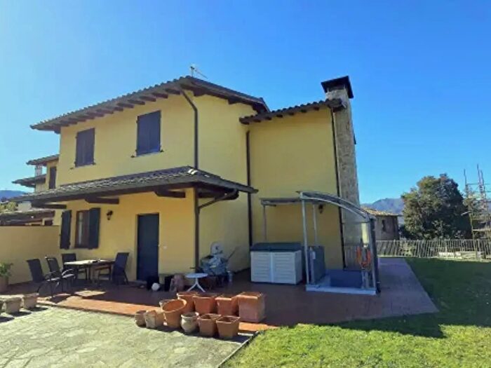 Casa con 6 locali in vendita in Barga