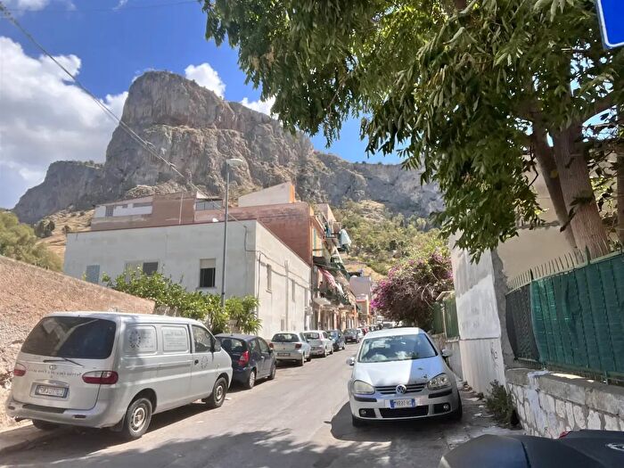 Appartamento quadrilocale in vendita in Palermo
