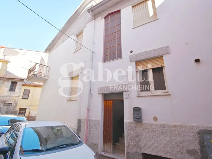 Casa con 5 locali in vendita in Via Regina Elena, Ozieri