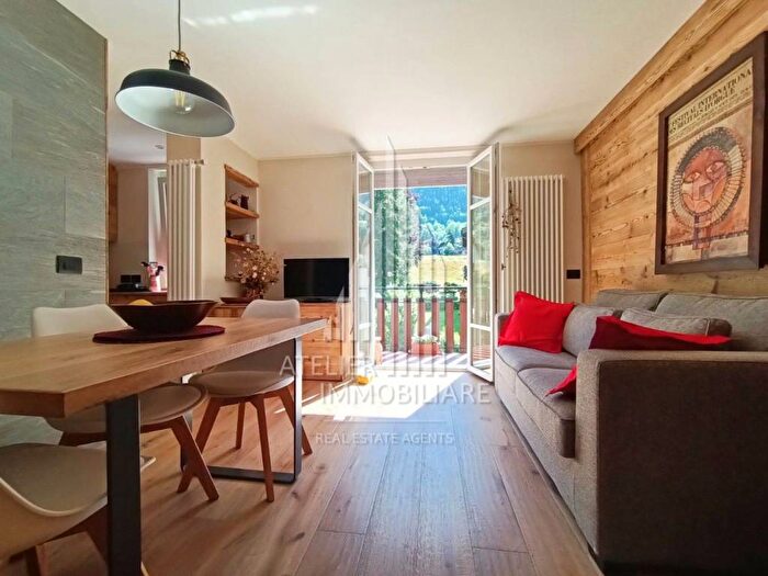 Appartamento trilocale in affitto in Strada Grand Ru, Centro, Courmayeur