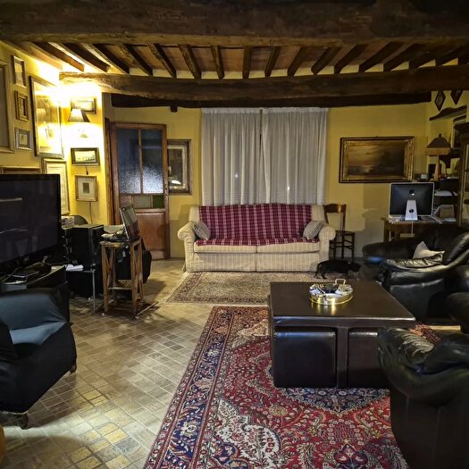 Appartamento quadrilocale in vendita in Via IV Novembre, Camaiore