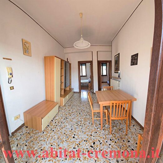 Appartamento trilocale in vendita in Via Ghisleri a, Cremona