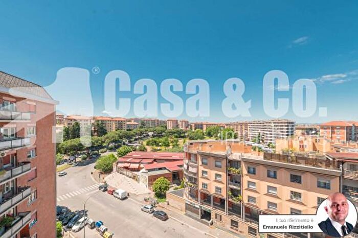 Appartamento trilocale in vendita in Via Pietro Romano, Roma