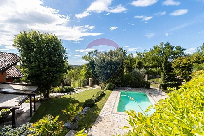 Casa con 6 locali in vendita in Via Cascina Brughiera, Lesmo