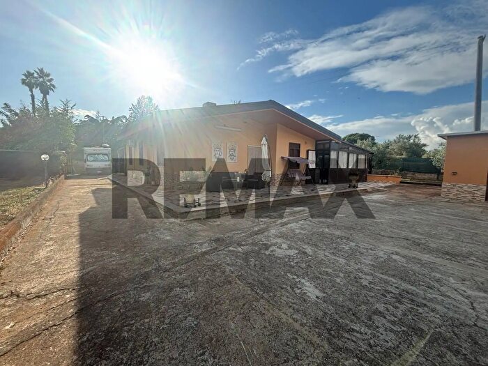 Casa con 5 locali in vendita in Sp Snc, Caltagirone