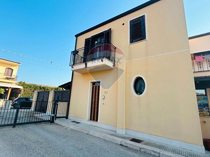 Casa quadrilocale in vendita in Via Baglio Mogli Belle, Custonaci