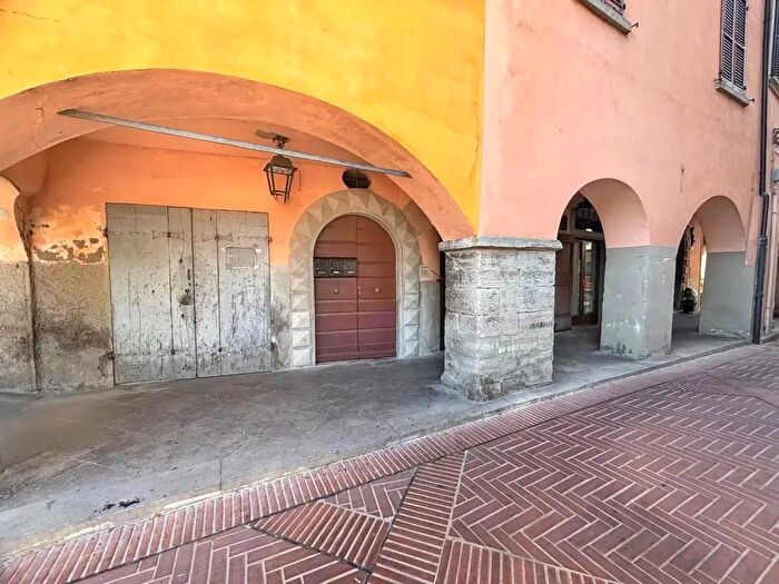 Appartamento quadrilocale in vendita in Piazza Garibaldi, Rocca San Casciano