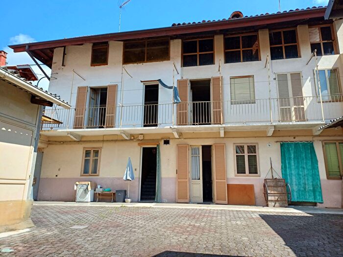 Casa con 7 locali in vendita in Via XX Settembre a, San Maurizio Canavese