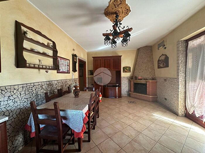 Appartamento quadrilocale in vendita in Via Emilio Scaglione, Napoli