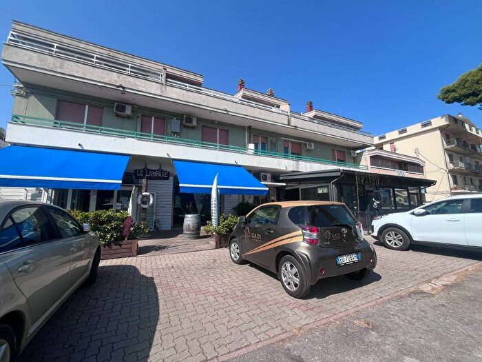 Appartamento trilocale in affitto in Via Nazionale Adriatica Sud, San Silvestro Spiaggia, Pescara