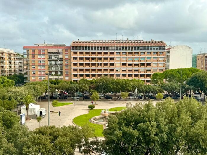 Appartamento con 6 locali in vendita in Piazza Giuseppe Mazzini, Lecce