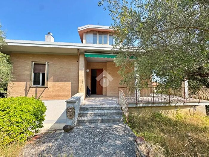 Casa con 9 locali in vendita in Via Palmiro Togliatti, Montegridolfo