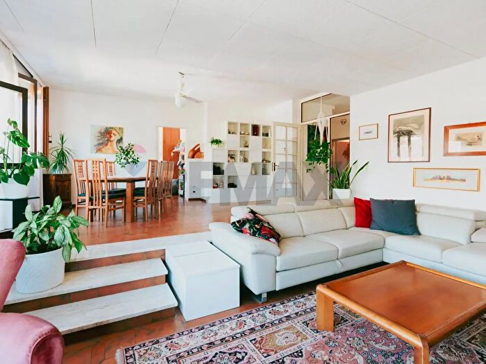 Appartamento con 9 locali in vendita in Trento