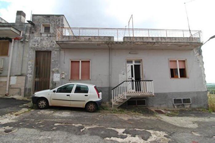 Appartamento con 6 locali in vendita in Via Arciprete Caliandro, Villa Castelli