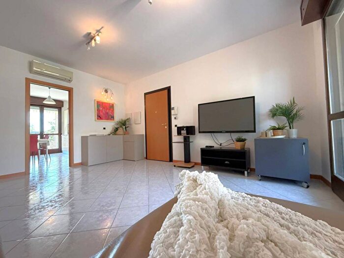 Appartamento con 5 locali in affitto in Via Pandolfa, Stazione Grandi Italiani, Forlì