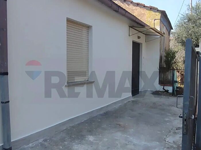 Casa con 5 locali in vendita in Armando Diaz, Minturno